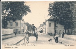 CPA 89 VILLENEUVE SUR YONNE Route De Joigny Animée Avec Attelage - Villeneuve-sur-Yonne