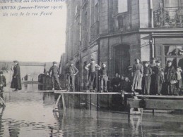 CPA 44 Loire Atlantique Nantes Souvenir Des Inondations Janvier Février 1910 Un Coin De La Rue Fouré - Nantes