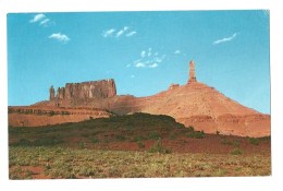 Castle Tower With The Priest And The Nuns , In Castle Valley , Up The Colorado River East Of Moab , Utah - Altri & Non Classificati