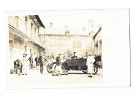 CARTE PHOTO AUTOMOBILE ANIMATION COUR D'HOTEL - A Identifier