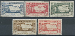 Lot N°30924  N°1 Au N°5 **, POSTE AERIENNE, Neuf Avec Trace De Charniéres - Neufs