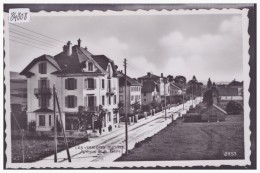 LES VERRIERES - AVENUE DE LA GARE - TB - Les Verrières