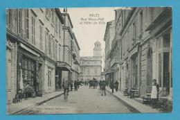 CPA Rue Waux-Hall Et Hôtel De Ville ARLES 13 - Arles