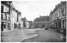 28-BENNEVAL- PLACE DU MARCHE - Bonneval