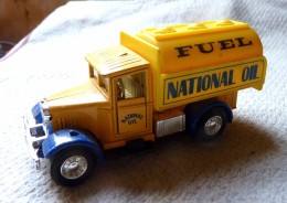 CAMION Friction 1/43ème WELLY TRANSPORTEUR DE FUEL N° 9350 TBE - Welly