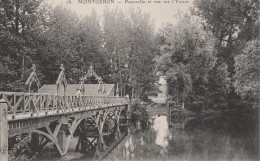 MONTGERON Passerelle Et Vue Sur L'Yerres - Montgeron