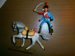 CAVALIER SOLDAT DE PLOMB - Figurines