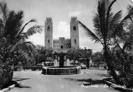 04413 "SOMALIA - MOGADISCIO - LA CATTEDRALE" AUTO.  VERA FOTOGRAFIA. CART. SPED 1963 - Somalia