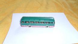 ANCIEN BUS TRES USAGE AUTORISATION CHAUSSON CREATION CLE N°1 SERIE DE 25 MODELES E. 1/90. MADE IN FRANCE - Vrachtwagens, Bus En Werken