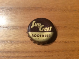 Ancienne Capsule De Soda * "Sun Crest ROOT BEER" Etats-Unis (USA) (intérieur Liège Avec Inscription Sun Crest) Type 2 - Limonade