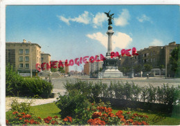 59 - DUNKERQUE - LE MONUMENT DE LA VICTOIRE ET LE BOULEVARD CARNOT - Dunkerque