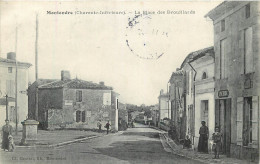 17 - CHARENTE MARITIME - Montendre - Place Des Brouillards - Montendre