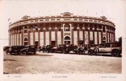 04437 "CADIZ - PLAZA DE TOROS" ANIMATA, AUTO '30. L. ROISIN FOTOGRAFO - CART NON SPED - Cádiz