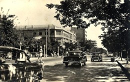 ANGOLA LOBITO - Trecho Da Avenida De Portugal - Old Cars Policeman Gas Station - See Scans - Angola