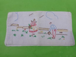 Pochette De Table Decor Personnage Et Homme Au Jardin - Altri & Non Classificati