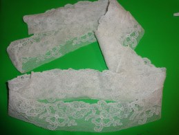 1.68 M De Dentelle Retire D'un Jupon Pour Confectionner Robe De Bapteme Pour Poupee - Encajes Y Tejidos