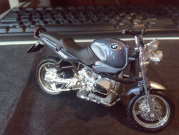 BMW BURAGO MOTORCYCLE RARE LOW PRICE DIECAST METAL WITH PLASTIC PICS - Moto