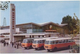 PYONGYANG - L'Exposition Industrielle Et Agricole - Corée Du Nord