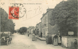 18 - CHER - Baugy - Place Du Commerce - Voiture - Baugy