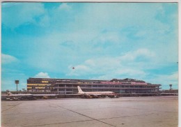 75 - Paris Orly - Aéroport - La Façade Sud De L'aérogare Et L'aire De Stationnement - Editeur: P.I N° 194 - Aeroporto