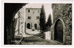 Delcampe - CPA Eze Village, Vieille Place Du Planet (pk30306) - Eze