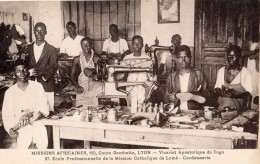 TOGO ECOLE PROFESSIONNELLE DE LA MISSION CATHOLIQUE DE LOME CORDONNERIE - Togo