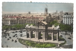 Cp, Espagne, Madrid, Vue Panoramique De La Porte D'Alcala - Madrid