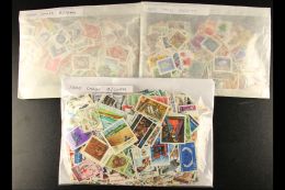 COMMONWEALTH OFF PAPER MIXTURE Three Packets Of 1000 Commonwealth (20th Century) Fine Used Ranges. Two Packets Of... - Otros & Sin Clasificación