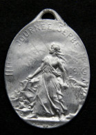 Médaille JOURNEE SERBE 1916. 1°Guerre Mondiale 1914-1918. Aluminium - Frankrijk