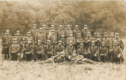 AM.V.R.16-308  :  PROVINS GROUPE DE MILITAIRES 1914 CARTE PHOTO - Provins