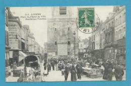 CPA 515 - Métier Marchands Ambulants Marché Aux Volailles Place De L'Hôtel De Ville AMIENS 80 - Amiens