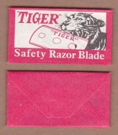 AC - TIGER SAFETY RAZER BLADES SHAVING RAZOR BLADE IN WRAPPER - Rasierklingen