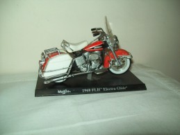 Harley Davidson (1968 FLH Eletra Glide) "Maisto"  Scala 1/18 - Motorcycles