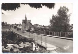 CPSM La Chapelle Basse Mer  Le Pont Et L'eglise - La Chapelle Basse-Mer