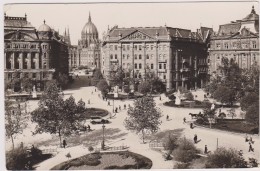 Carte Postale Ancienne,HONGRIE ,BUDAPEST EN 1934,place Of Liberty,place De La Liberté,FREIHEITS PLATZ,rare,jardin - Ungheria