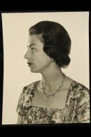 QEII PORTRAIT PHOTOGRAPH 1960s Black & White Glossy Photograph Of Her Majesty Queen Elizabeth II, By Anthony... - Andere & Zonder Classificatie