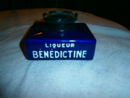 ANCIEN ENCRIER PORCELAINE  LIQUEUR BENEDICTINE - Encriers