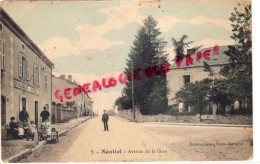 87 - NANTIAT -  AVENUE DE LA GARE - GENDARMERIE  COLORISEE - Nantiat