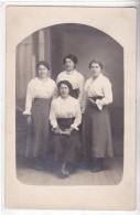 MONTLHERY - UN GROUPE DE FEMMES - ESSONNE 91 - CARTE PHOTO - Montlhery