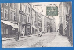 (macp) - CPA - VOSGES - MIRECOURT - RUE DE L'HOTEL DE VILLE - ANIMATION, COMMERCES - Koël éditeur - Mirecourt