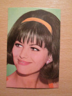 Claudia Cardinale - Italian Movie Star - Teenager News Card From Holland - Andere & Zonder Classificatie