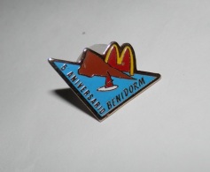 PIN MCDONALD'S DE  ESPAGNE  -- RESTAURANT  BENIDORM - McDonald's