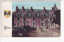 LES CHATEAUX DE LA LOIRE. BLOIS La Façade Louis XII ( Voitures Anciennes Année 50) - Blois