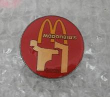 PIN MCDONALD'S DE  ESPAGNE  -- RESTAURANT DE GIJON - McDonald's