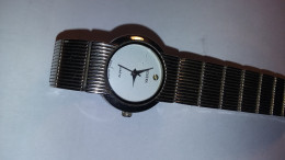 MONTRE GENEVA - Moderne Uhren