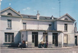 BELGIQUE---TUBIZE----la Gare--la Plus Ancienne Du Pays 1840---voir 2 Scans - Tubize