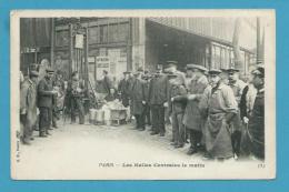 CPA (1) Les Halles Centrale Le Matin Le Petit Déjeuner PARIS - Straßenhandel Und Kleingewerbe