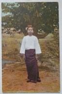 Cpa Precurseur Birmanie Couleur Typical Burmese Girl Fille Femme  Birmane Vetement Folklore Ecrite Par Maximilan Schultz - Myanmar (Burma)