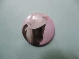 Badge Animaux - Cheval Ou Jument Avec Chapeau - Spille