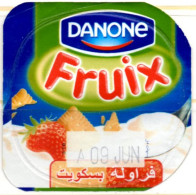 Opercule Cover Yaourt Yogurt " Danone " FRUIX Old Design Fraise Biscuit Strawberry Yoghurt Yoghourt Yahourt Yogourt - Milchdeckel - Kaffeerahmdeckel
